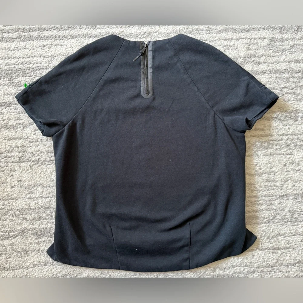 Nike Big Girls Fashion back zip shirt - Picture 3 of 6